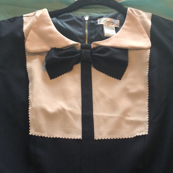 Blue/tan sleeveless swing dress with bow detail - Picture 3 of 4